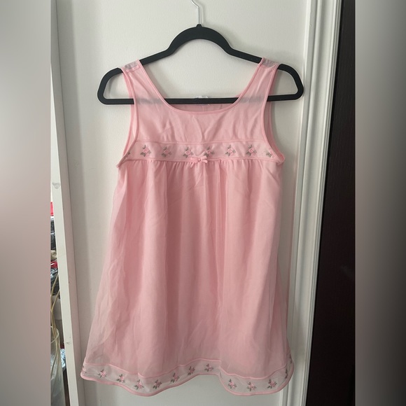 Perfect little pink treat - Picture 1 of 2